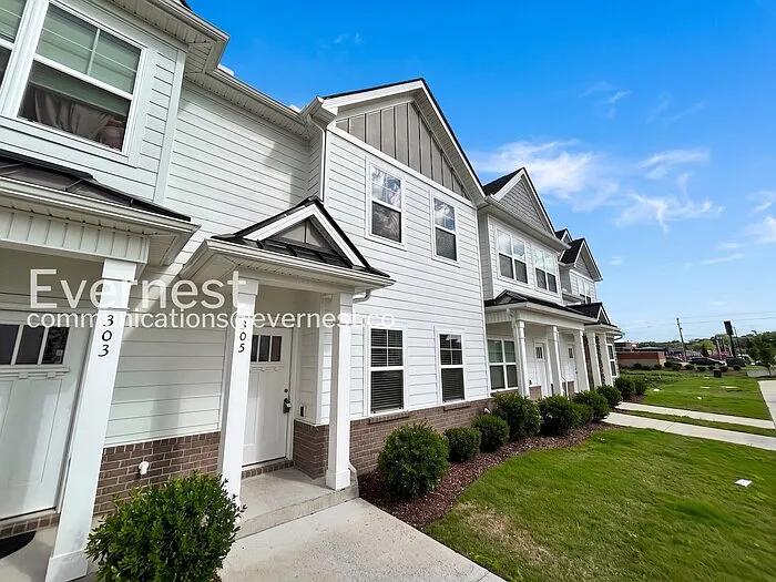 305 Raines Ct — Photo 3