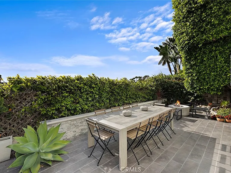2609 Victoria Dr — Photo 25
