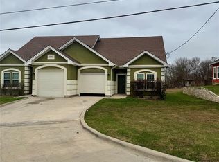 398 Mesa Dr APT B, Del Valle, TX 78617