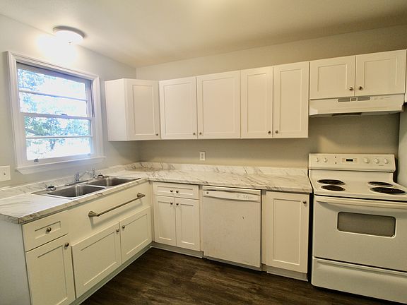 2nd image of 7 W Kennedy St Unit B