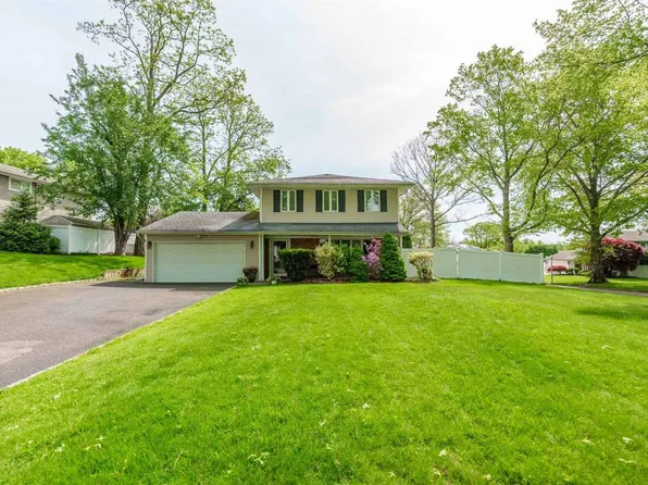 7 Pimlico Drive, Commack, NY 11725
