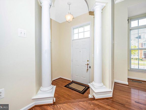 4th image of 2615 Island Grove Blvd