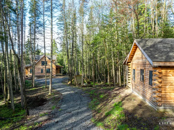 26 Smith Ln, Lake Placid, NY 12946