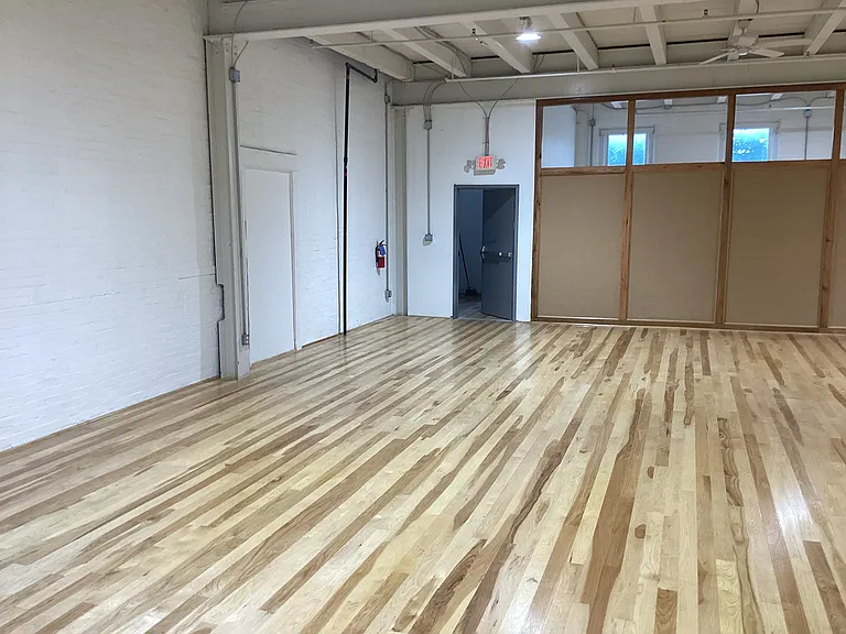 301 Henderson Ave #B — Photo 3