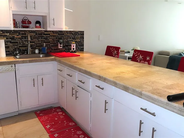 5701 Collins Ave #803 — Photo 7