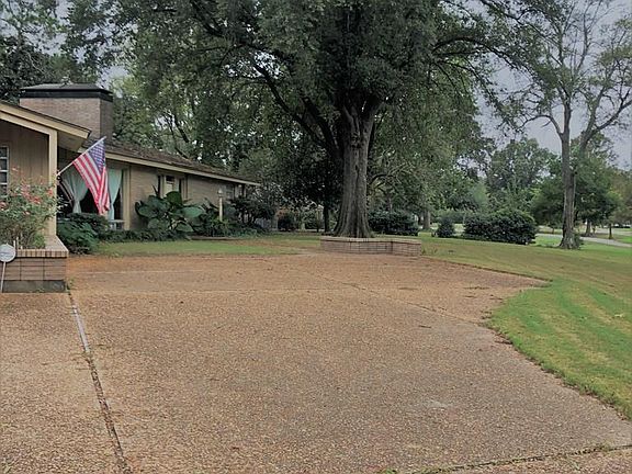 4th image of 2002 Plantation Dr