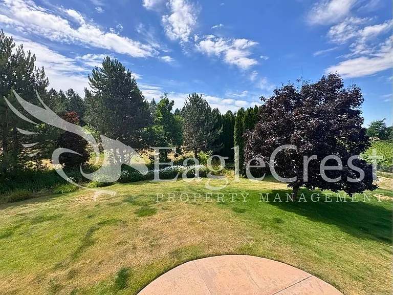 44 Vinehill Dr — Photo 105