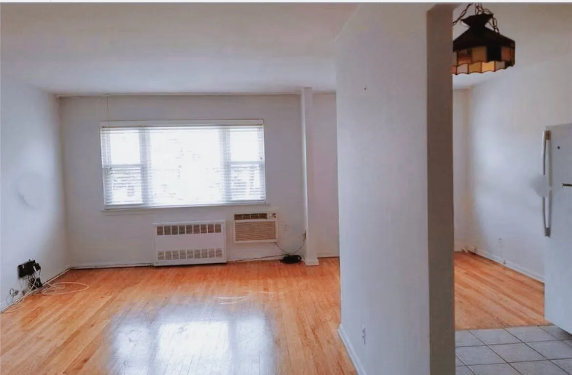 Building Photo - 5922 Kissena Blvd #2