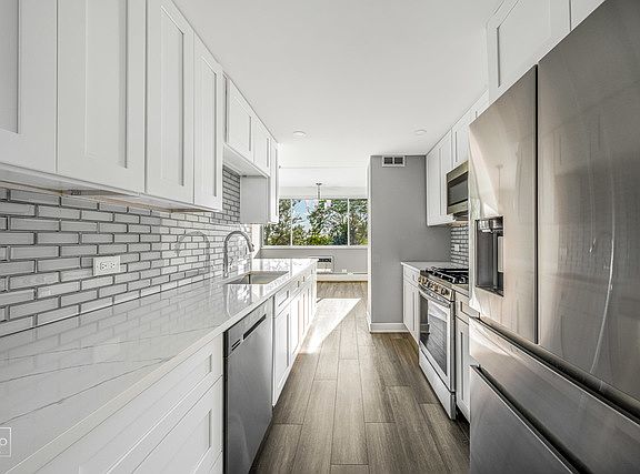 3rd image of 2200 S Stewart Ave APT 4M