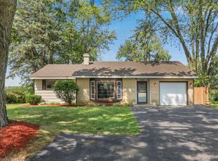 2300 Glendale Ct, Lindenhurst, IL 60046