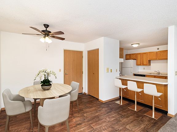 Hutchinson, MN Deer Park Apartments | 21A | Dining
