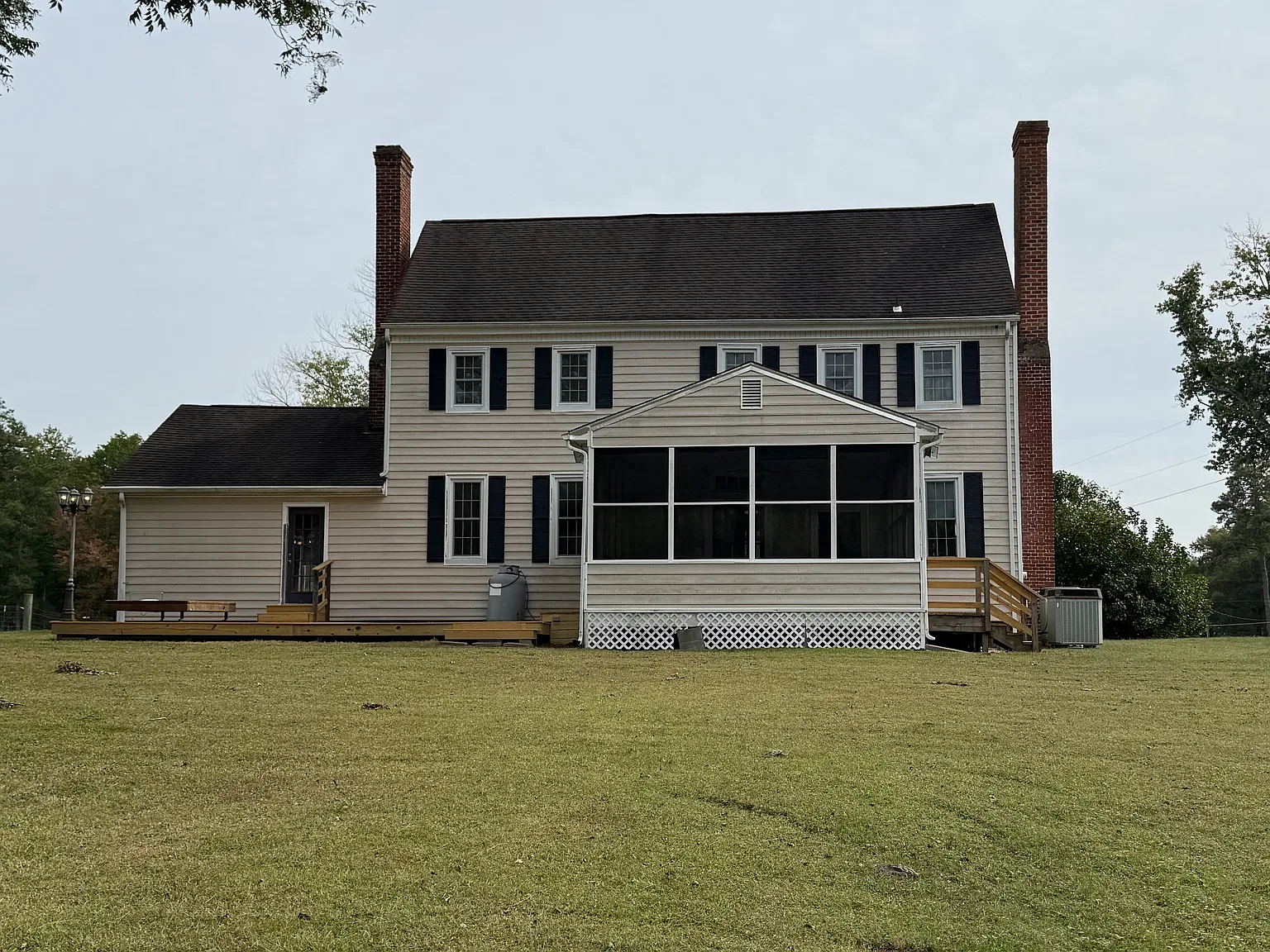 4 bed, 2469 sqft, $2,500 — Photo 2