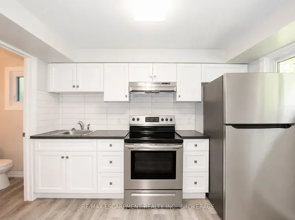 34 Highcourt Cres, Saint Catharines, ON L2M 3M6