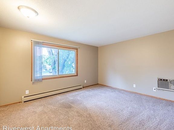 5th image of 1075 Waterloo Ave #173F
