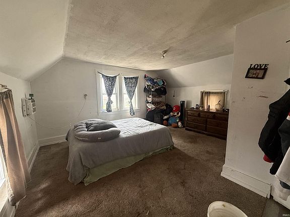 5th image of 1402 W Hickory St