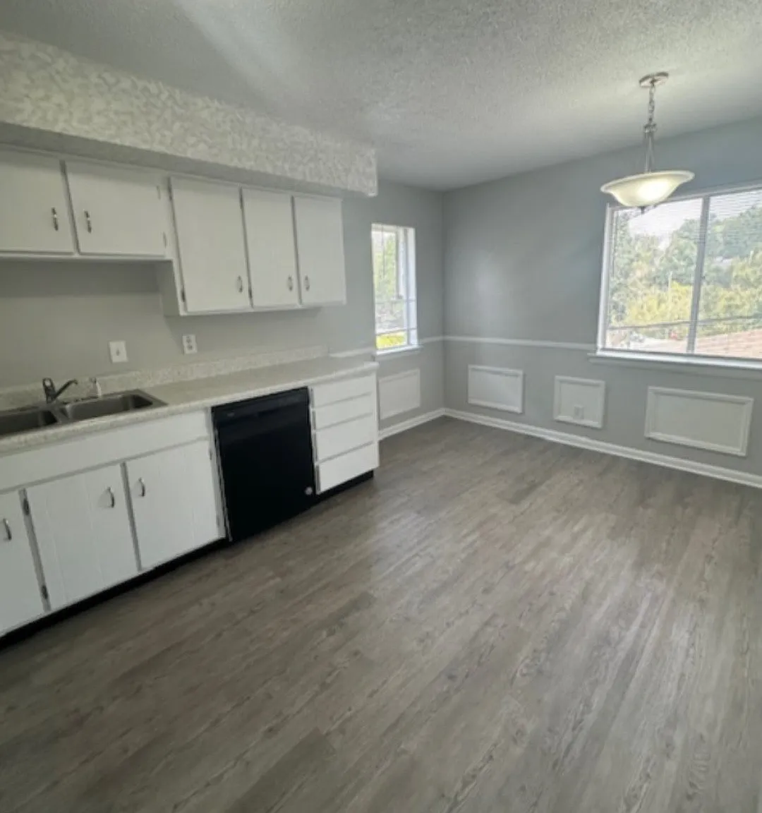 2 bed, 1.0 bath, 838 sqft, $995 — Photo 4