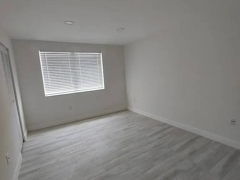 6835 SW 45th Ln — Photo 10