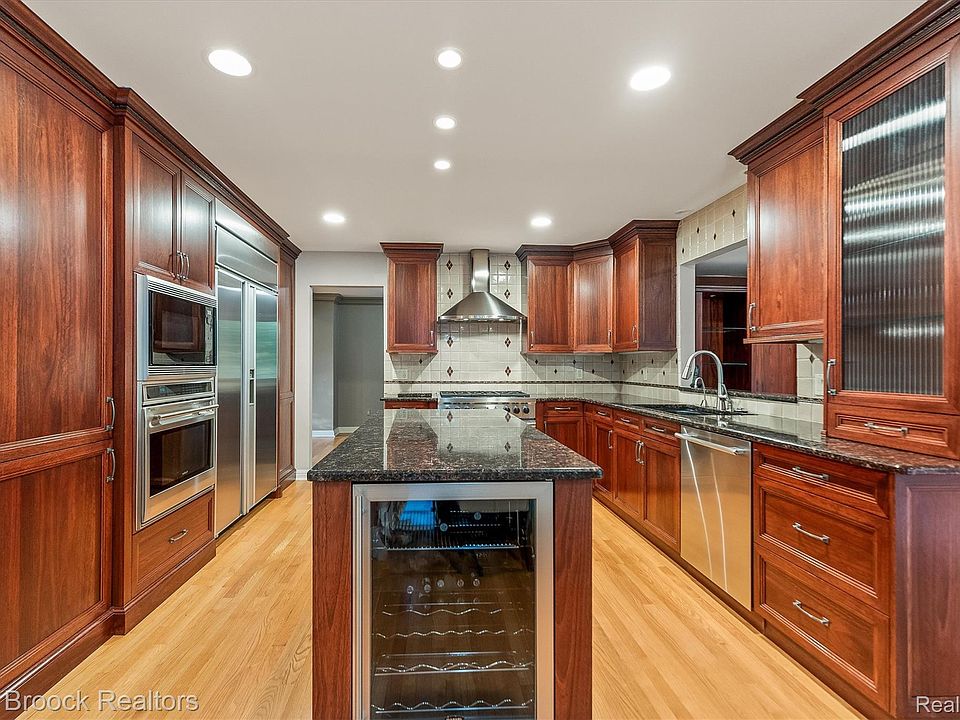 6135 Pickwood Dr, photo 25