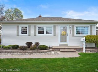6233 N Evangeline St, Dearborn Heights, MI 48127
