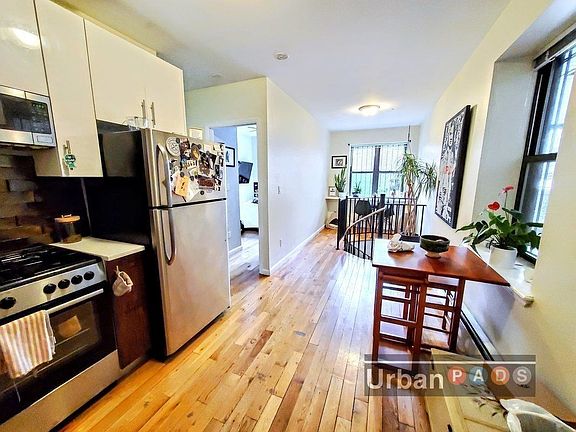 2nd image of 41 Melrose St APT 1