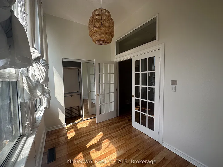 1504 Queen St W #2A — Photo 3