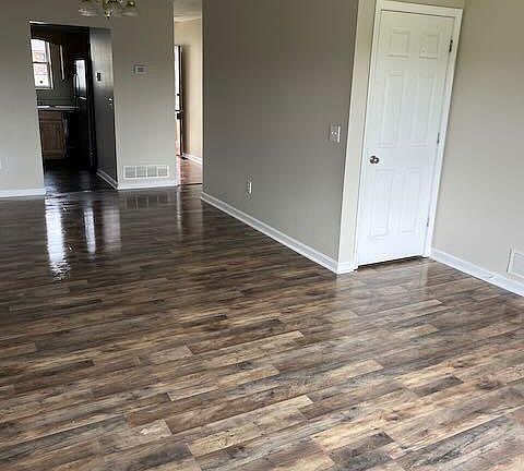 3rd image of 1711B Cliff Ridge Ct