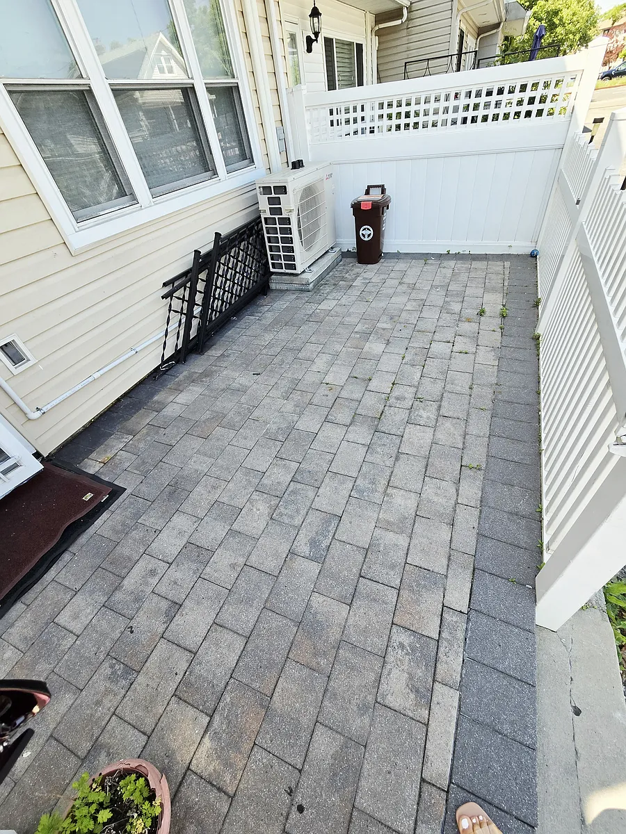 Building Photo - 181 Quintard St #1
