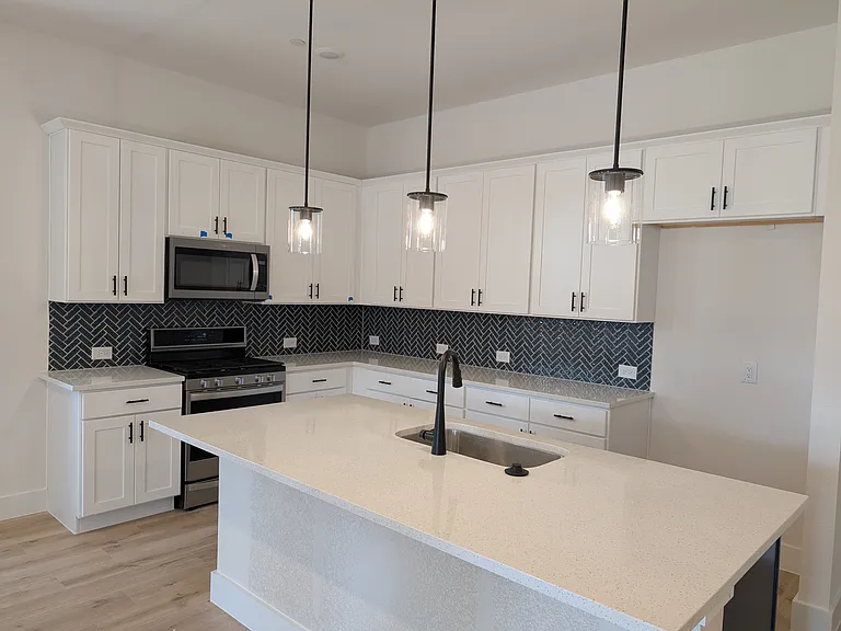 1228 Eureka Springs St — Photo 1