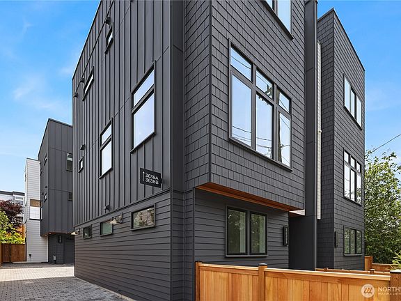 4th image of 3636 Greenwood Avenue N #B