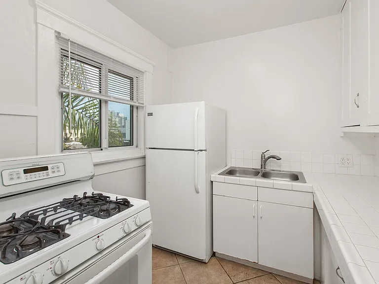 Grandview Apartments — Photo 13