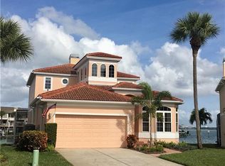 186 Sand Key Estates Dr, Clearwater, FL 33767