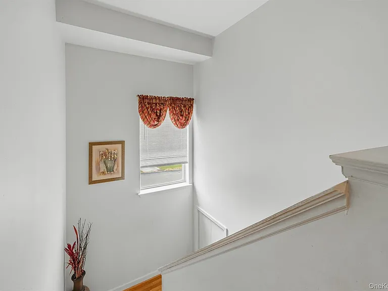 35 Helene Rd — Photo 13