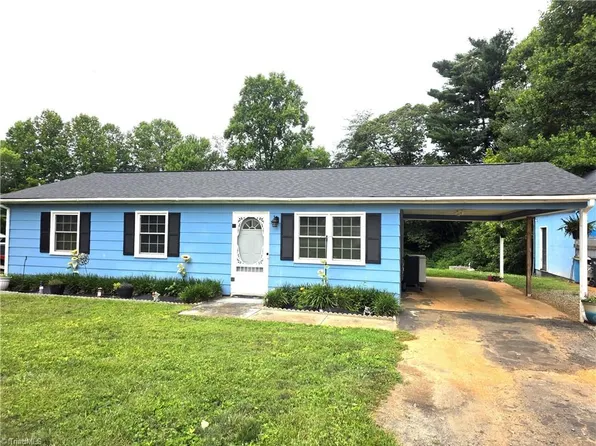 117 Locust Rd, King, NC 27021