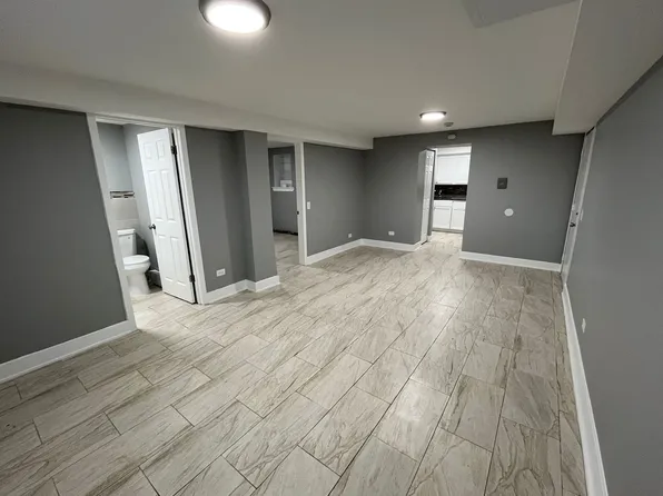 821 E 46th St, Chicago, IL 60653