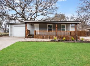 313 Toronto Rd, Azle, TX 76020