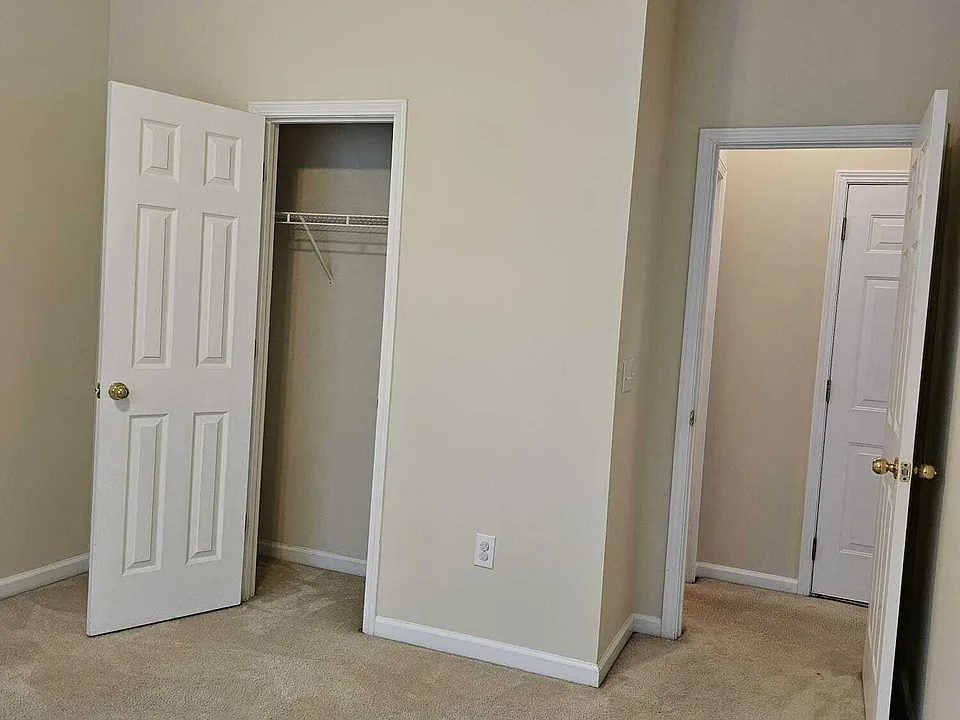 111 Shairpin Ln