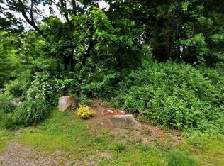 8 Strasburg Rd, Worcester, MA 01607