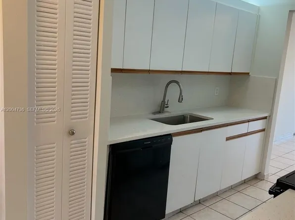 12501 SW 14th St, Hollywood, FL