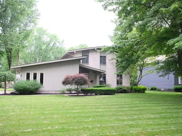 897 Westport Dr, Youngstown, OH 44511