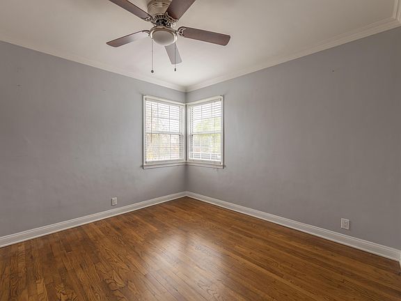 5th image of 2270 Katherine Ave