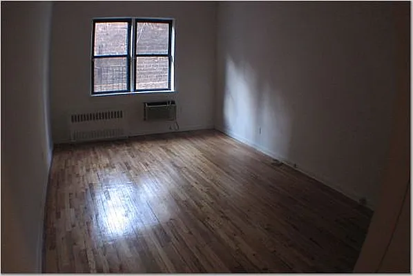 Rented by 4 Points Properties | media 17