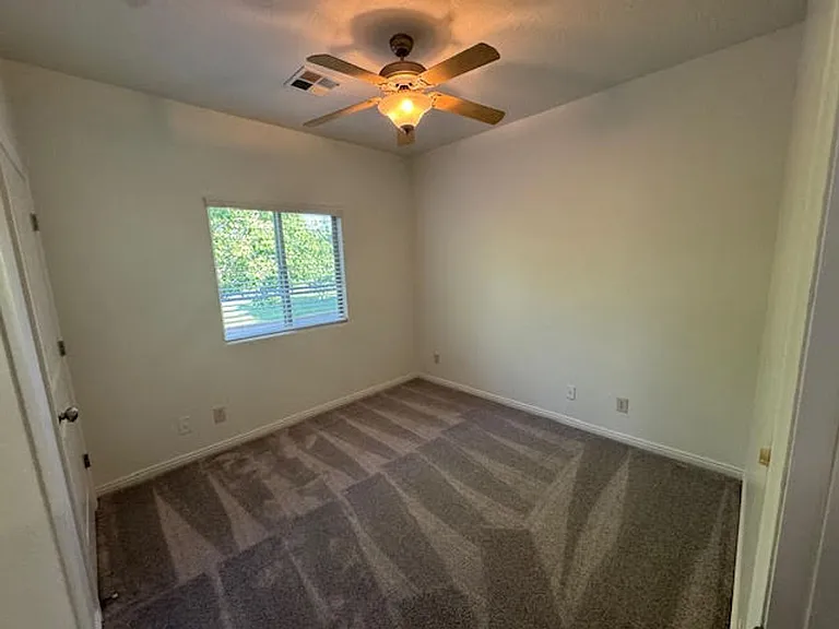 472 N 2480 W — Photo 7