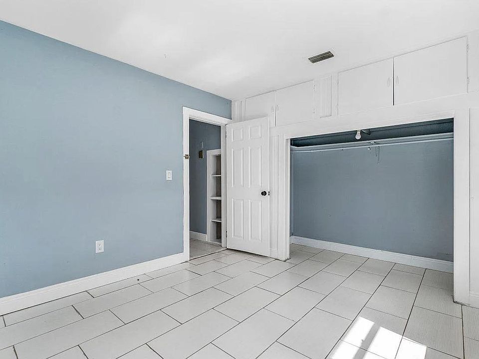 1st image of 713 N C St