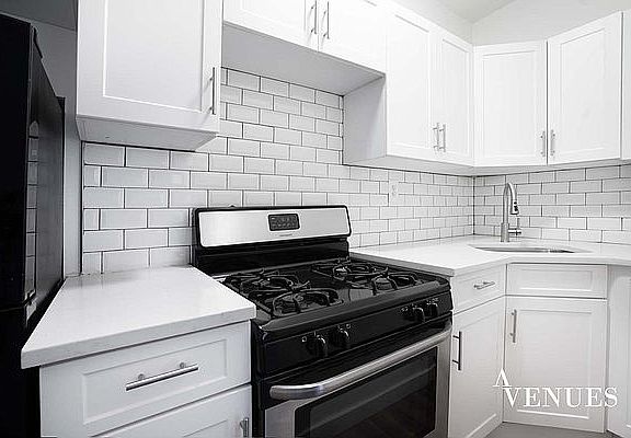 4th image of 156 E 102nd St #3E