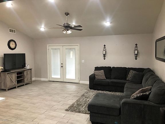4th image of 2606 N 50th Dr