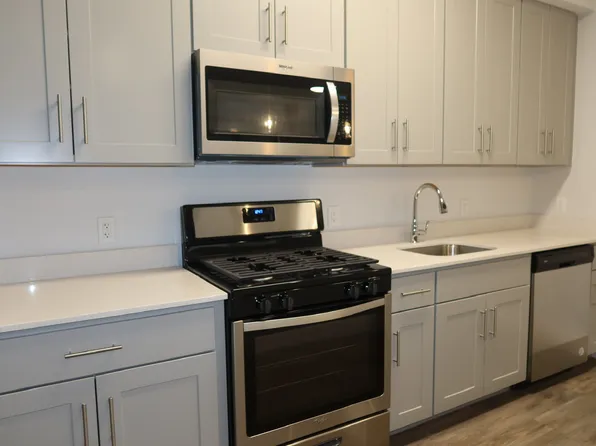 305 West Side Avenue image 5 of 22