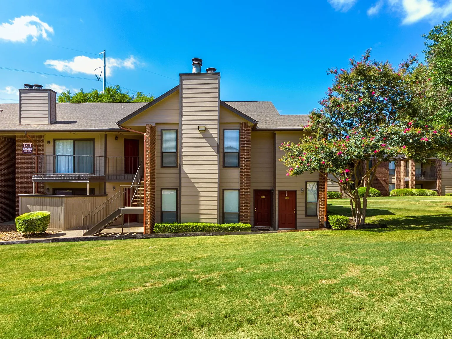 Valley Creek Apartments — Photo 4