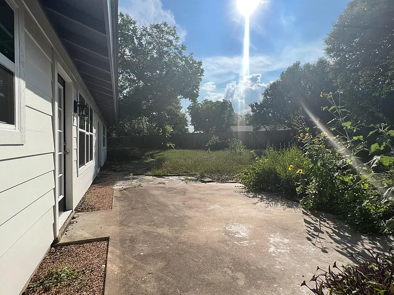 11700 Spring Hill Dr — Photo 15