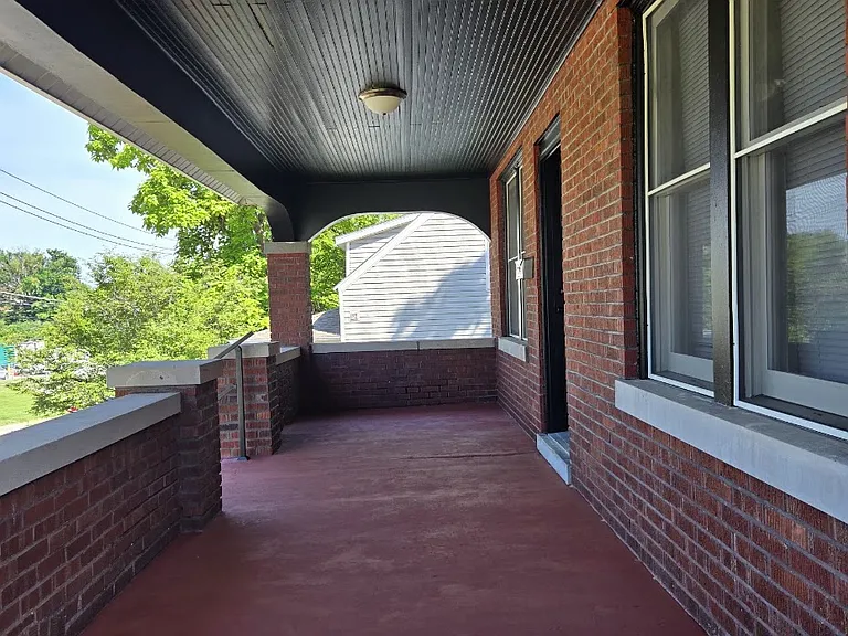 927 W High St #A — Photo 3