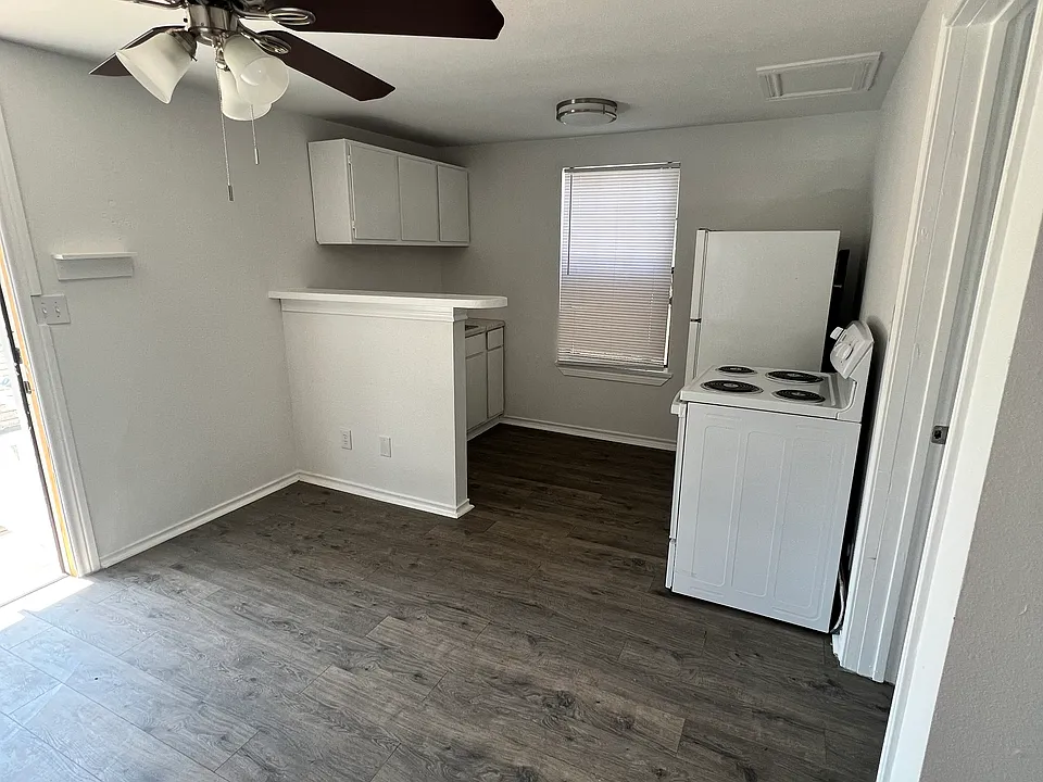 303 W Richard Ave #6